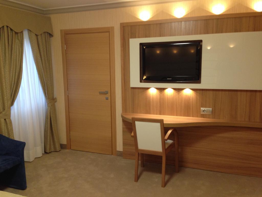Hotel Vela D'Oro Dependence Μπαρντολίνο Δωμάτιο φωτογραφία