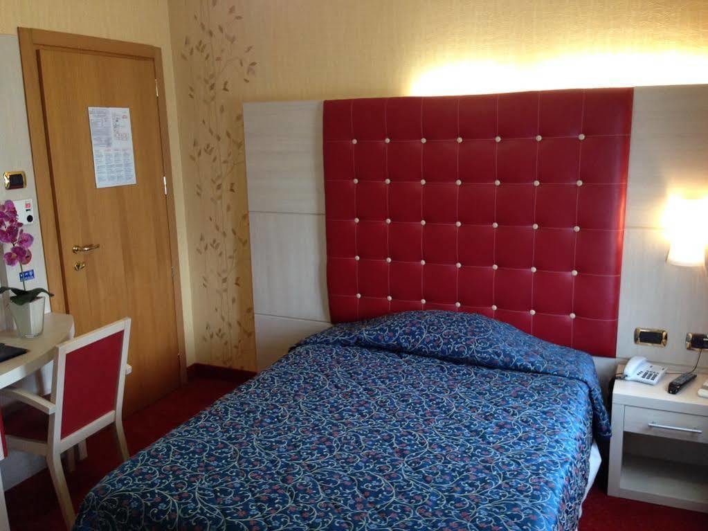 Hotel Vela D'Oro Dependence Μπαρντολίνο Εξωτερικό φωτογραφία